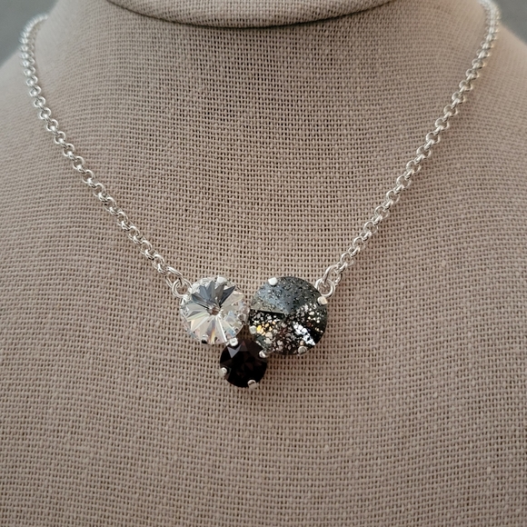 Austrian Crystal Cluster Pendant Necklace in Shiny Silver - Picture 9 of 10